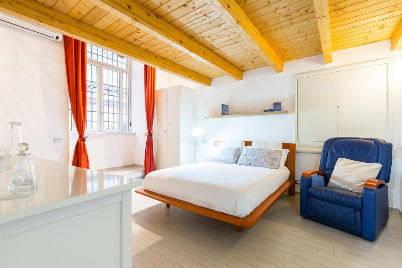 Ma Maison - Family Apartment At The Historical Center Νάπολη Εξωτερικό φωτογραφία